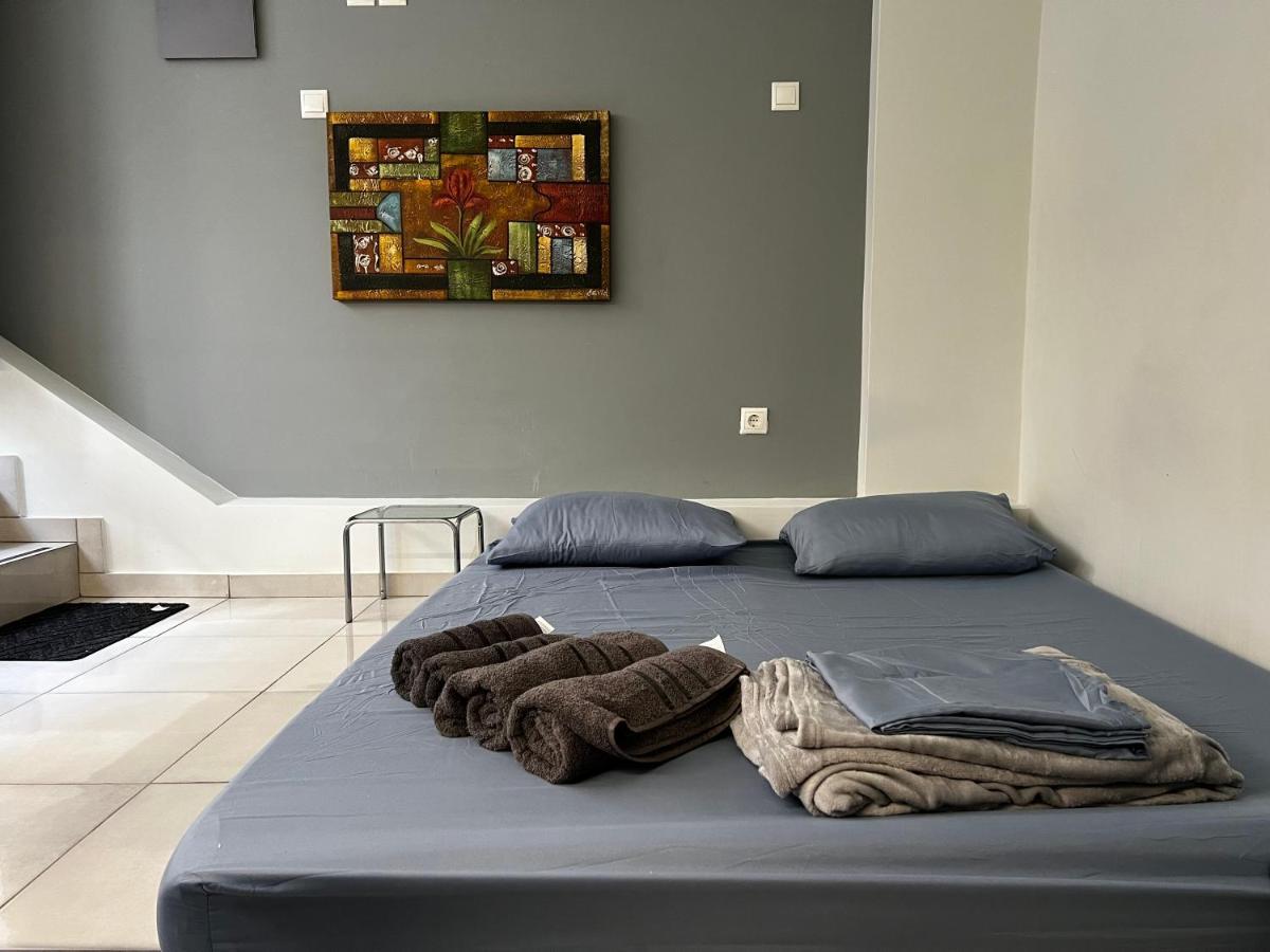 Budget Private Room In The Center Ateny Zewnętrze zdjęcie